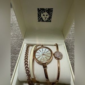 NWT: Anne Klein Rose Hold watch and bracelet set